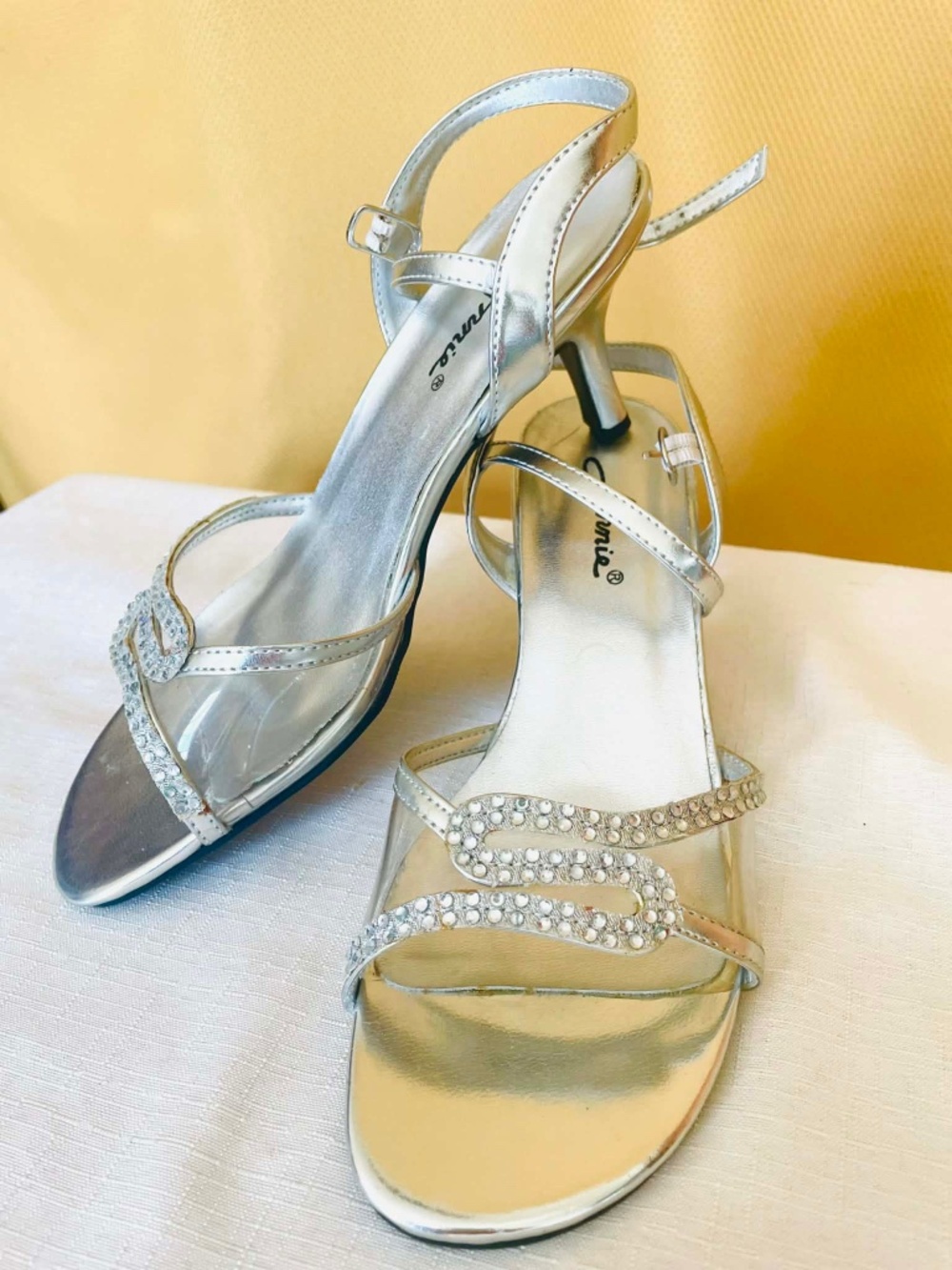 Annie Silver Rhinestone Glitter Sandals Sling-Back Heels Encrusted Crystals 7.5